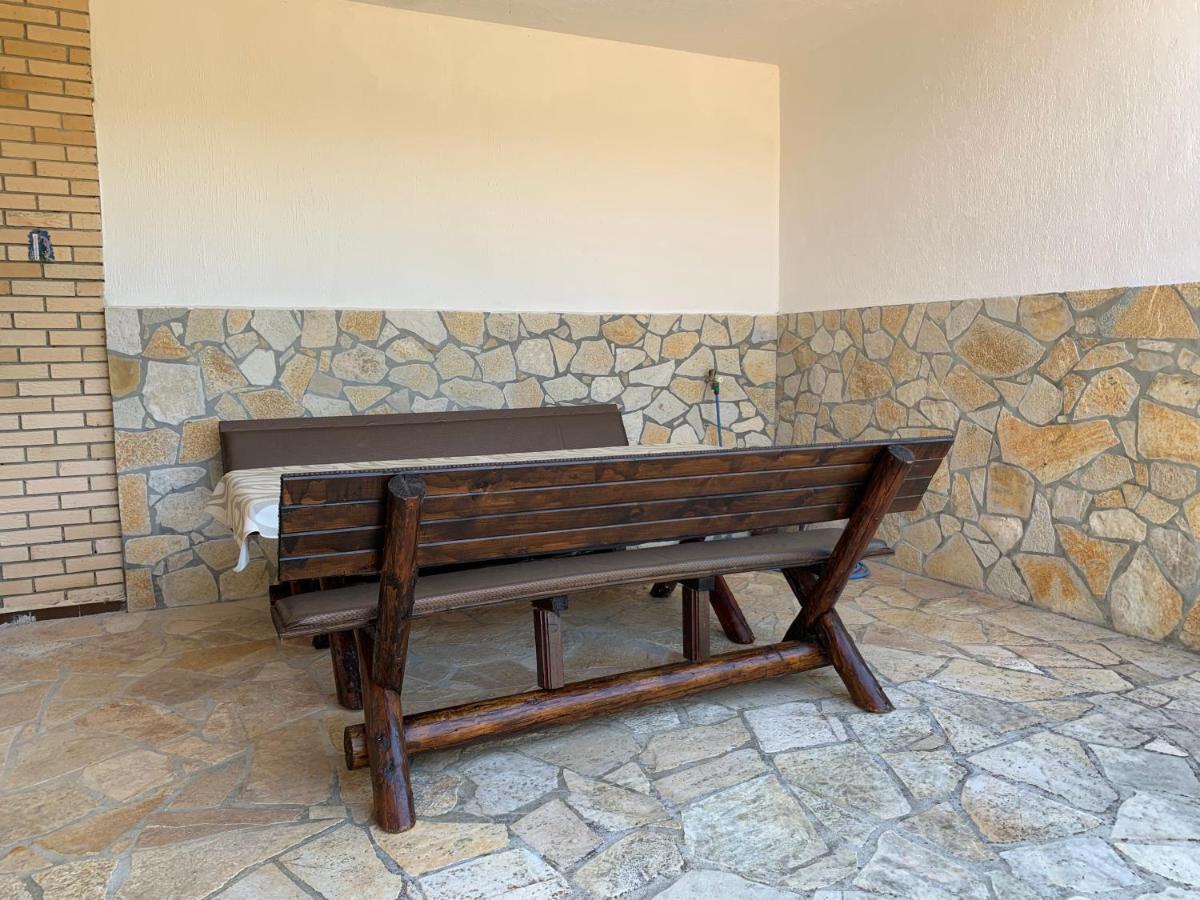 Holiday Home Bratica อุลซิน ภายนอก รูปภาพ