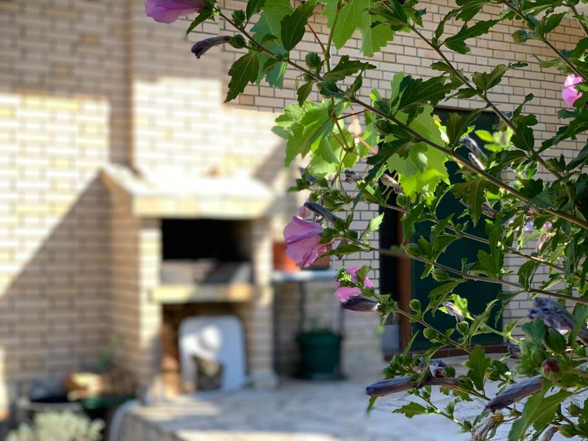 Holiday Home Bratica อุลซิน ภายนอก รูปภาพ