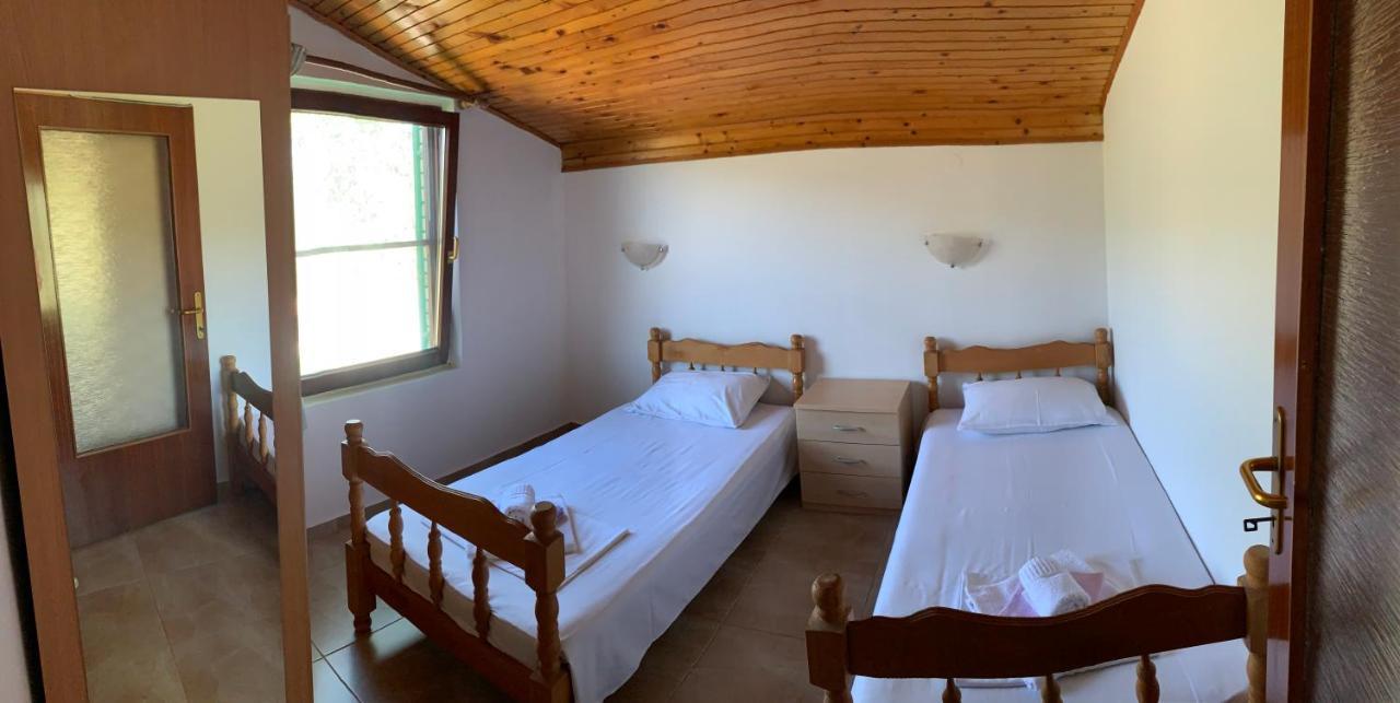 Holiday Home Bratica อุลซิน ภายนอก รูปภาพ