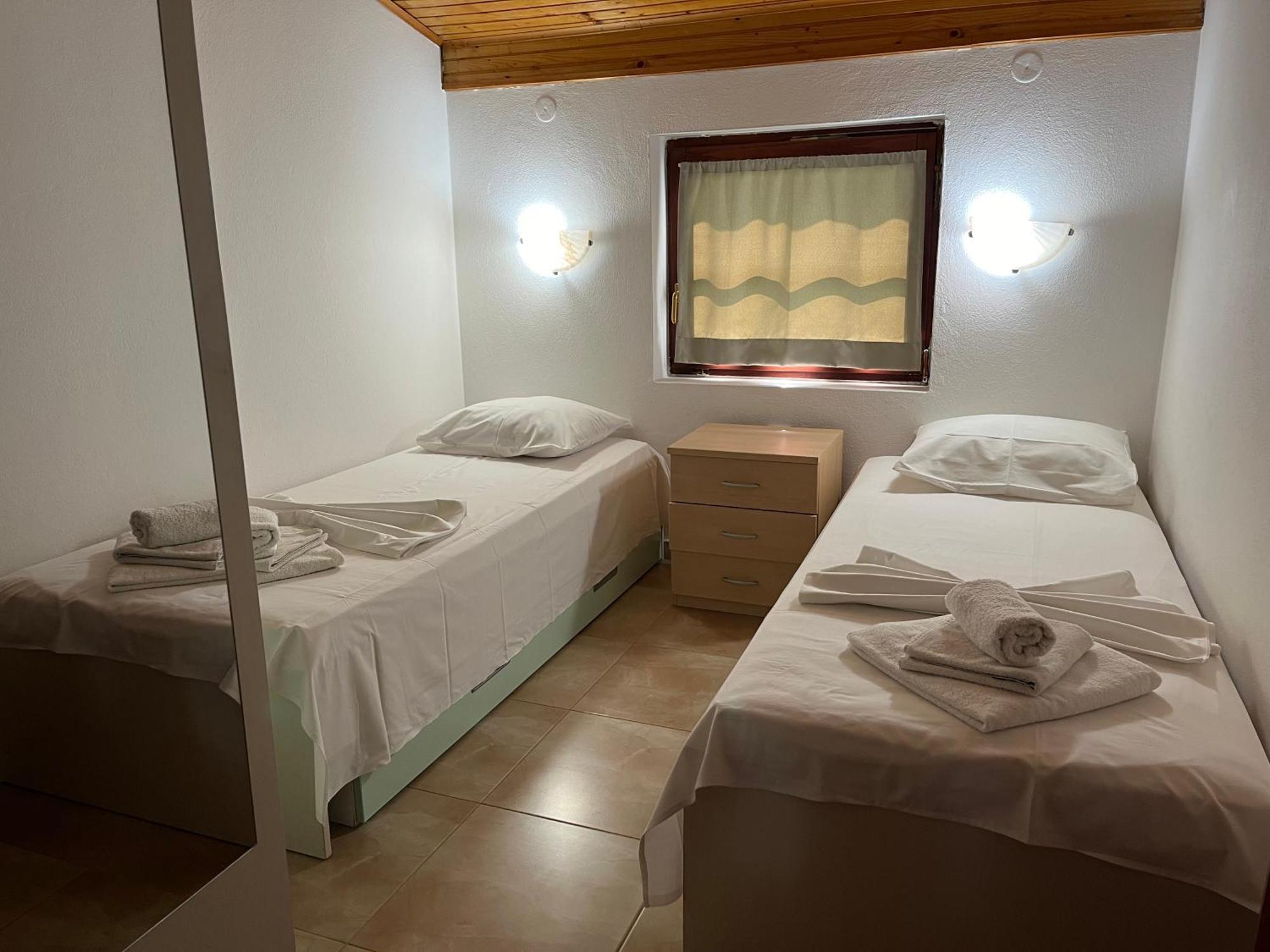 Holiday Home Bratica อุลซิน ภายนอก รูปภาพ